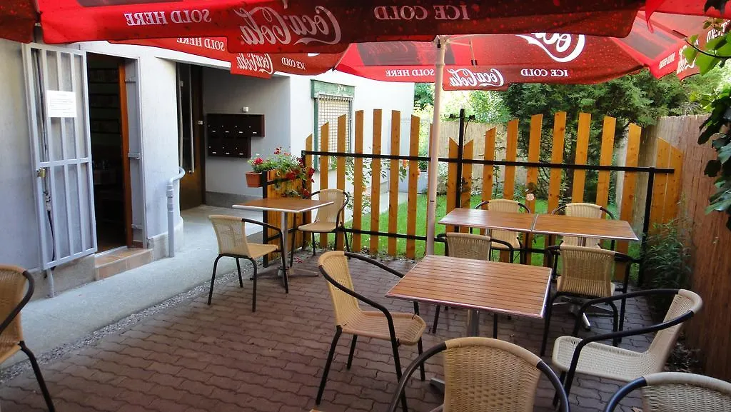Mgtels Apartman - With Private Parking Budapešť